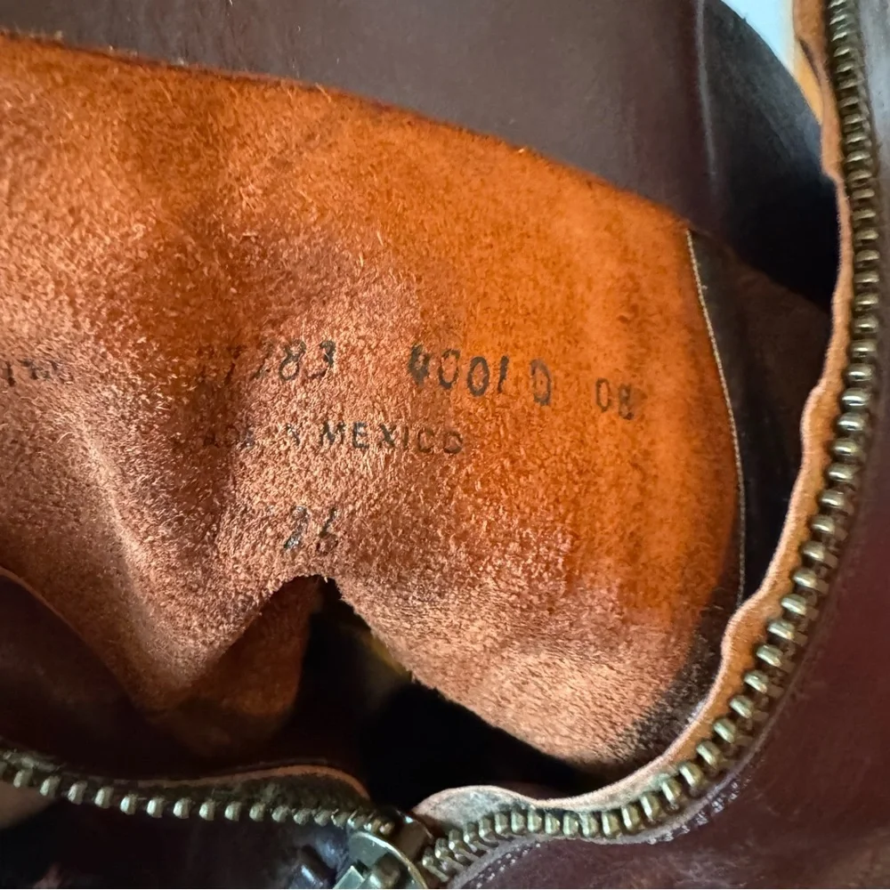 Frye Heath women's leather boots in maple or brown. Size 7.5 - Picture 11 of 11